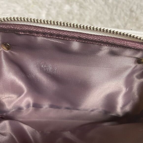 White synthetic leather crossbody bag with fashion accents & gold tone chain. - Picture 15 of 15